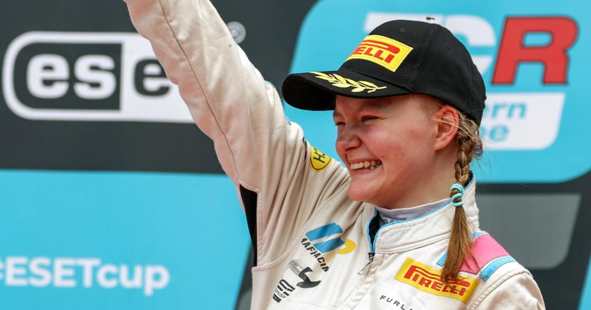 F4 CEZ 2024 Kornelia Olkucka radość rookie women podium