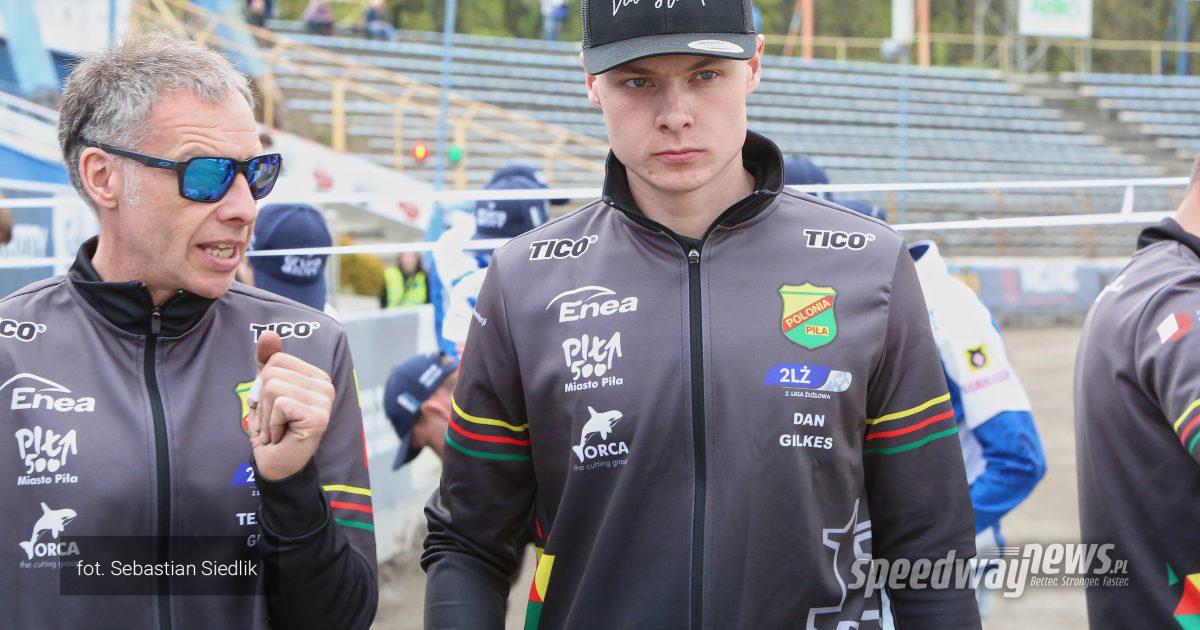 Pirat na pokładzie! Fantastyczna prezentacja żużlowca (WIDEO)