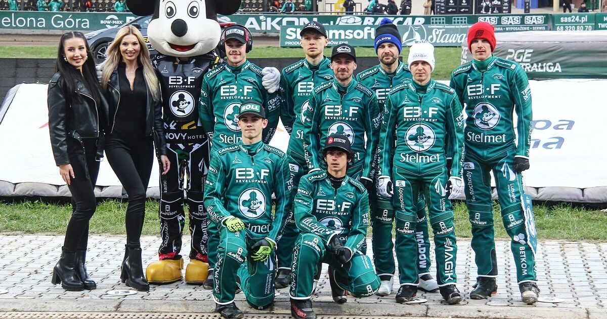 Nowy zawodnik wzmacnia Falubaz. Bracia Holderowie brylowali w Anglii