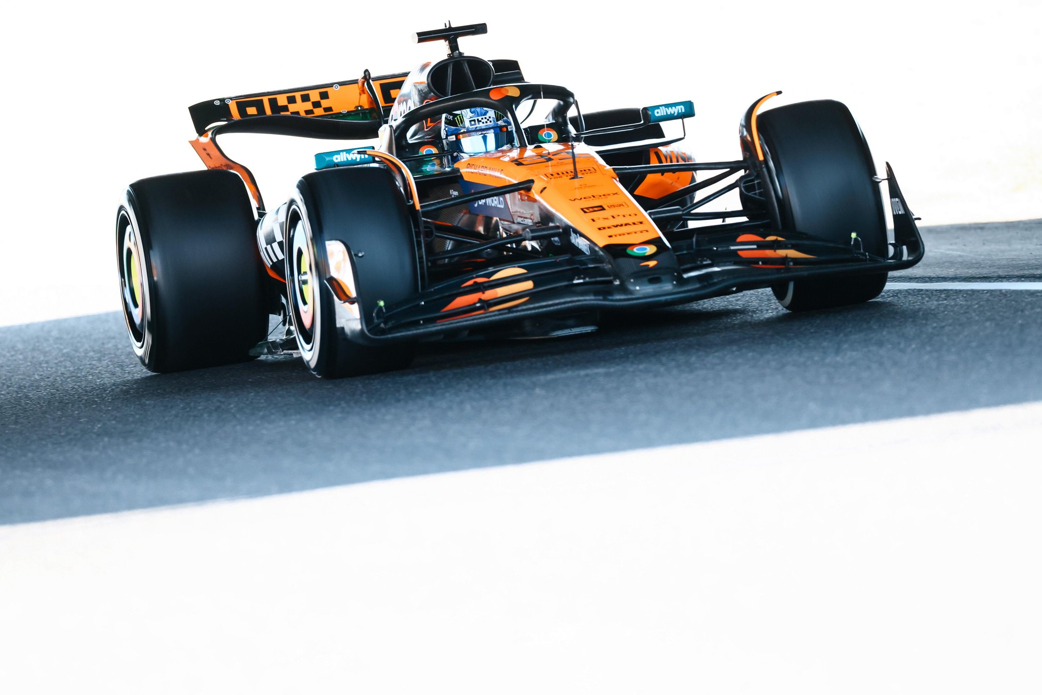 GP Japonii: McLareny najszybsze w treningach. Dużo czerwonych flag | Podsumowanie
