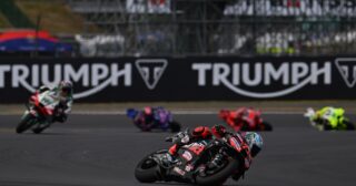 Bezzecchi wygrał GP Wielkiej Brytanii. Marquezowie na deskach