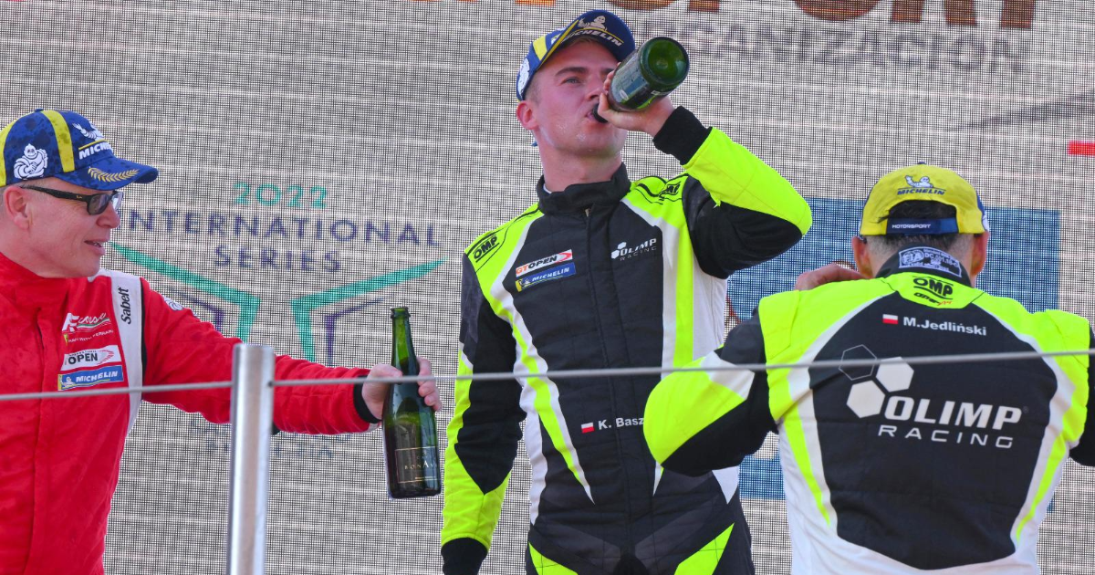 Basz triumf GT Open świętowanie