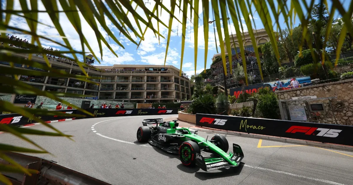 Bolid Sauber podczas FP2 do GP Monako 2025