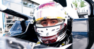 F3: Polak w czołówce sprintu na Imoli