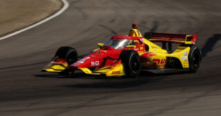 IndyCar Laguna Seca: Alex Palou z jedną dłonią i czterema palcami na tytule