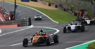 Postępy Piotra Orzechowskiego na Brands Hatch
