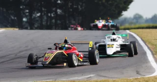Piotr Orzechowski powalczył na torze Snetterton 300